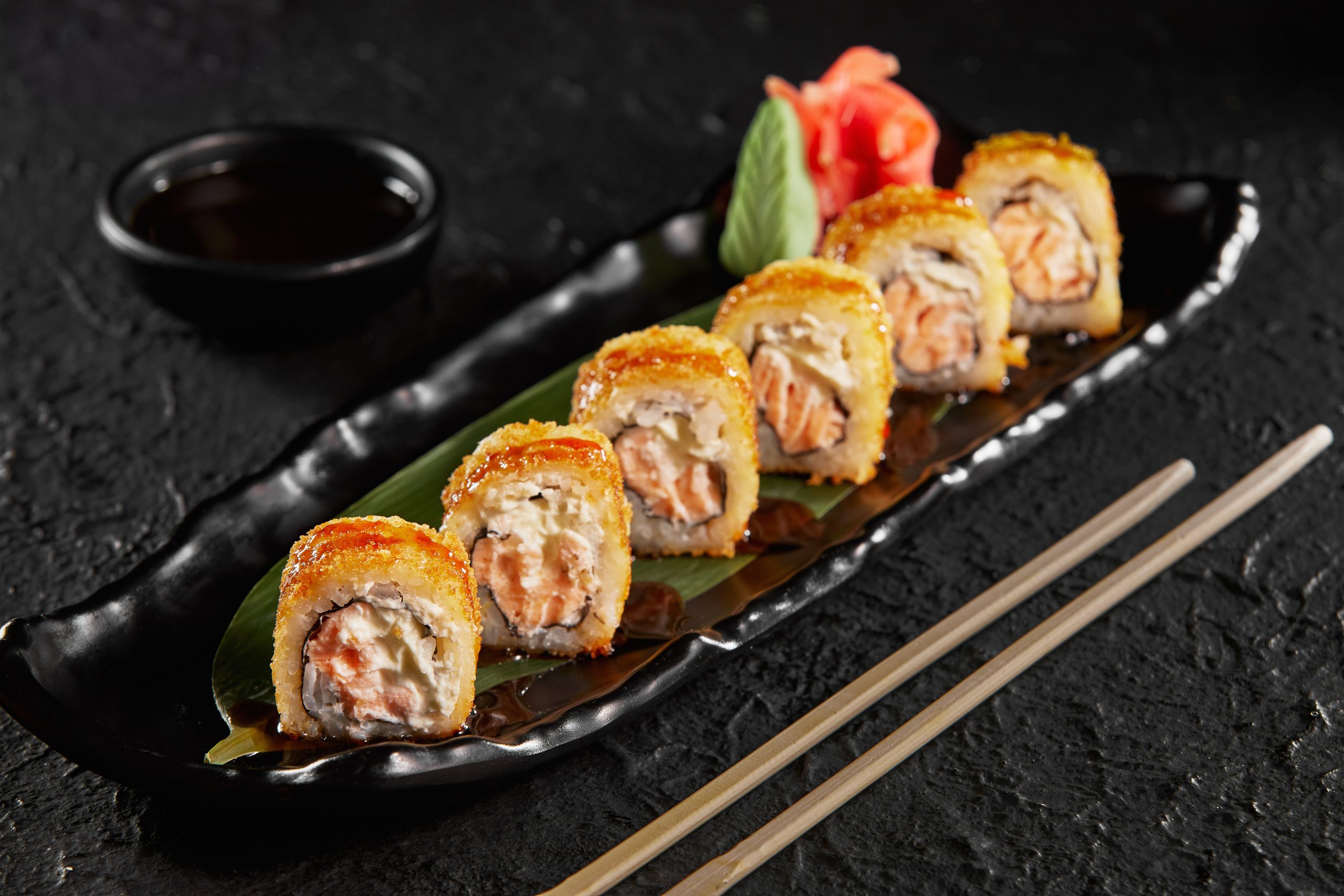hot salmon ura maki